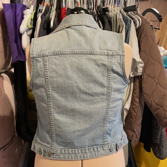 Gap s/p petite Denim vest - Picture 2 of 2